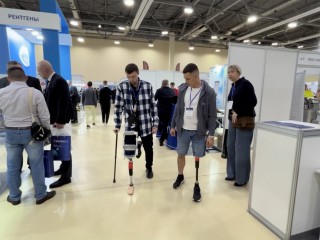 Испытать протез из Щелкова мог любой желающий на выставке точной медицины