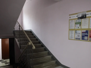 Новые окна, яркий свет и свежие стены: в Богородском округе отремонтировали 68 подъездов