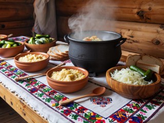 Какой народный праздник отмечают 14 ноября 2025: что можно и нельзя делать на Кузьминки осенние