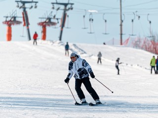«Зачем ехать в Сочи, когда под боком все есть!»: где в Подмосковье покататься на горных лыжах