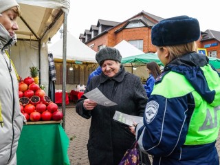 Сияй, чтобы жить: химчане получили подарки, которые делают их заметнее на дорогах