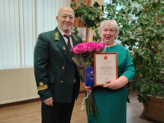 Учитель биологии Борисовской школы удостоилась награды за вклад в воспитание защитников природы