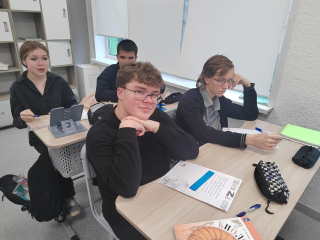 Ученики Алабинской школы отправили письма военнослужащим в зону СВО