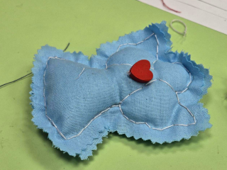 «Ангелы Победы» и «подковы счастья»: яркие инициативы центра школы «Гармония» собирают сотни сердец