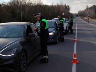 Автоинспекторы Солнечногорска проверили более 100 водителей за час на трезвость