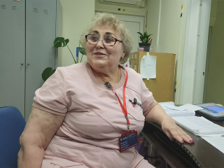 Рентгенолаборант с 60-летним стажем рассказала, что помогает ей продолжать работать несмотря на возраст