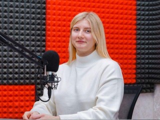 Битва с невидимым врагом: почему бактерии становятся неуязвимыми — прямой эфир с терапевтом