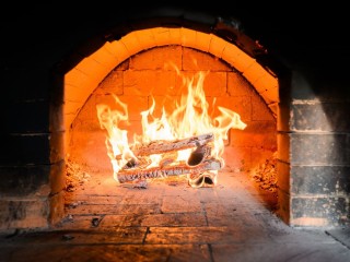 Как не стать героем сводки: спасатели рассказали, как правильно топить печь