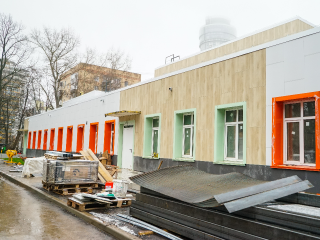 Капремонт в детском саду на Ленинском проспекте завершат до конца года