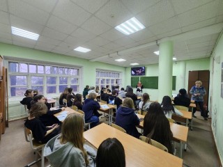 Чтобы жизнь не пронеслась мимо, как «Ласточка»: студентам коломенского колледжа рассказали о правилах поведения на ж/д путях