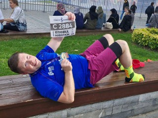 Педагог мирового уровня: директор школы из Истры преодолел Стамбульский марафон