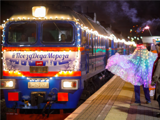 Нарядный поезд Деда Мороза можно будет сфотографировать на станции Мытищи в субботу