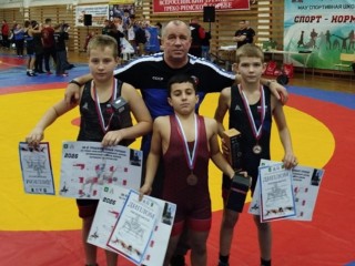 Клинские борцы взяли три бронзы на турнире по греко‑римской борьбе