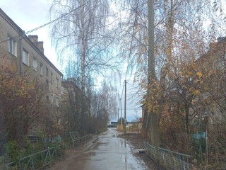 Народный контроль в действии: коммунальщики избавили жителей МКД от огромной лужи