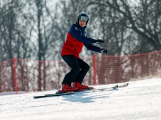 Встаем на лыжи, но снега нет: как заниматься спортом зимой