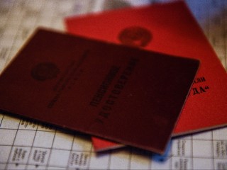 Предновогодний подарок: кому повысят пенсии в декабре