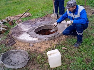 Советуют «бахнуть ведро сахара в септик»? Что может пойти не так — разбираем интернет-лайфхак с экспертом по ЖКХ