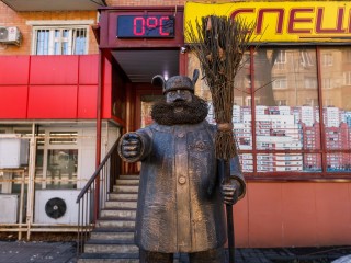 Уже можно завидовать: зарплаты в сфере ЖКХ бьют рекорды, дворники лидируют по росту заработка