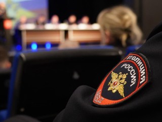 Полицейским со стажем хотят добавить 50 % к окладу