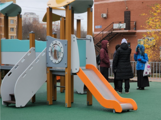 «Клубу мам» рассказали, почему не стоит тратить время на прогулке с ребенком на поход в магазин