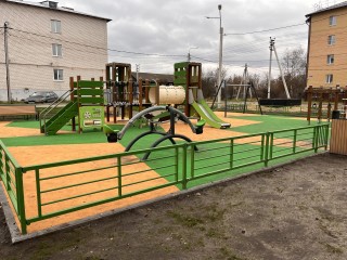 В поселке Туголесский Бор на Октябрьской улице теперь есть где играть и детям