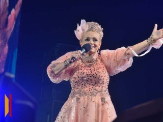 «Олдскул» с душой: почему хиты Надежды Кадышевой находят отклик у нового поколения