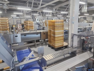 Возможности карьерного роста: школьники из Лобни познакомились с профессиями на фабрике упаковки