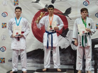 Воспитанники спортшколы единоборств привезли в Коломну Кубок по каратэ