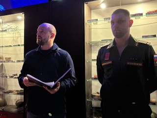 Участник программы «Герои Подмосковья» вместе со школьниками изучил экспонаты музея памяти узников концлагерей