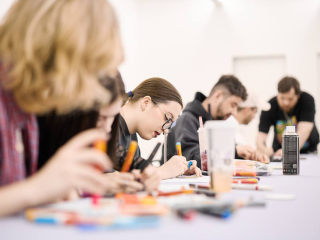 Вселенная Napasio: участники мастер-класса в Зарайске создадут мультяшный мини-холст