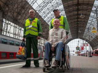 Поездки без преград: как на вокзалах МЖД создают комфортные условия для маломобильных путешественников