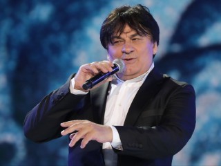 Семейные тайны звезды: почему на Александра Серова подали иск в суд