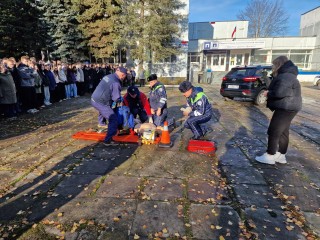 День безопасности в Дубне: студенты колледжа увидели, как спасают при ДТП и ищут наркотики с собаками