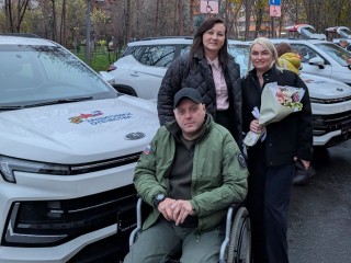 Автомобиль с ручным управлением подарили ветерану СВО из Коломны