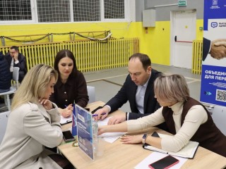 Культурное наследие или спорт: почему в Усадах пока не могут отремонтировать стадион