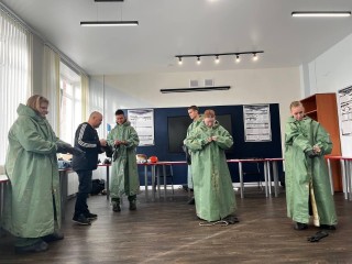 От аптечки до беспилотника: щелковские студенты освоили супернавыки выживания за несколько дней