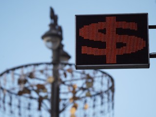 От доллара до юаня: регулятор установил курсы валют на выходные