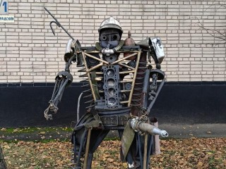 Терминатор-пожарный «заступил» на дежурство в Королеве