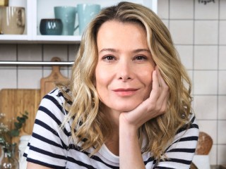 «Уровень опасности — алый»: Юлия Высоцкая предупредила поклонников о новом меню