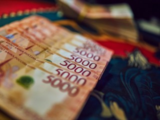 Доллар падает, а что с рублем? Неожиданные провалы курсов валют в пятницу 21 ноября