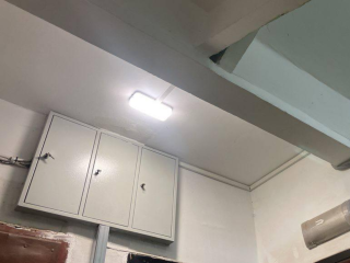 Старые электросети уходят в прошлое: капремонт электрики жилого дома в поселке Мечниково почти закончен