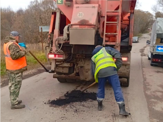 Дороги становятся лучше: на улицах Московской и Чкалова провели ямочный ремонт