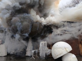 Появились кадры с места пожара на территории Никольского храма в Мытищах