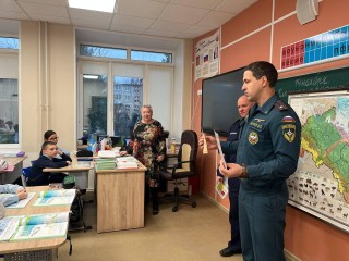 От горок до тонкого льда: чему научили спасатели школьников Солнечногорска