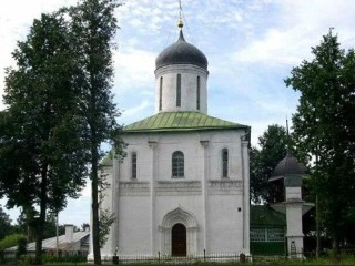 Не просто покраска фасадов: как в Звенигороде возвращают к жизни свидетельство эпохи Дмитрия Донского — Успенский собор