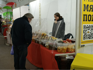 Белорусские деликатесы и моченые арбузы: что можно приобрести на ярмарке в Лобне