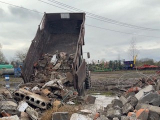 Поймали за руку: что грозит нарушителям за несанкционированный сброс строительных отходов под Волоколамском
