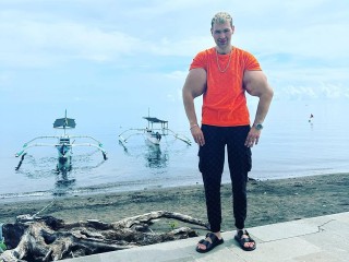 Скандально известному блогеру из Балашихи могут ампутировать руки