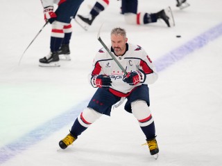 «Решил, что цена в ₽35 млн справедлива»: как продаются автографы Овечкина