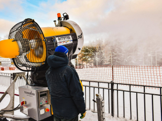 Лыжную трассу на стадионе «Снежинка» готовят к зимнему сезону